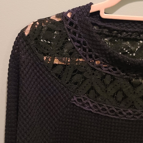 NWOT Waffle Knit with lace neckline long top - Picture 2 of 5